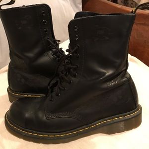 Black Dr. Marten's w/ skull design, Men's size 10M